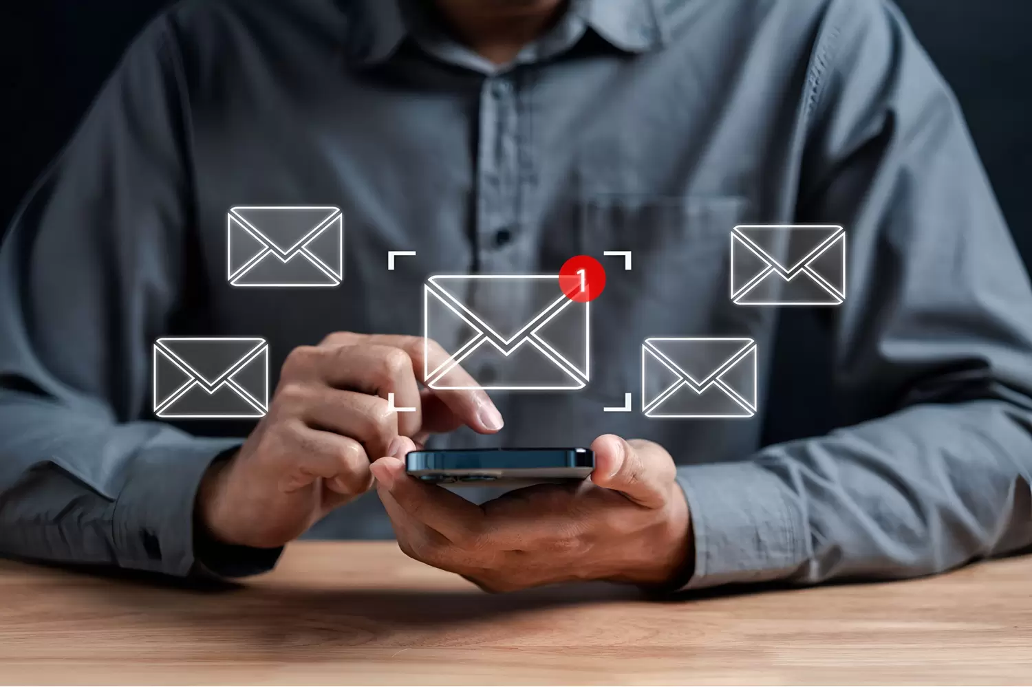 إدارة وسائل التواصل الاجتماعي businessman sending email by laptop computer customer business contact communication email icon email marketing concept send email newsletter online working internet network 2
