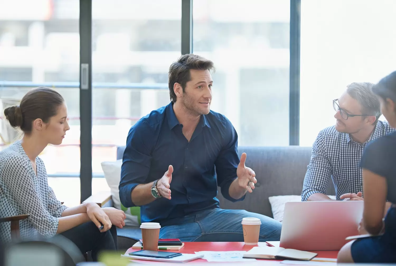 إدارة وسائل التواصل الاجتماعي planning training idea with business people meeting strategy project management creative entrepreneur brainstorming teamwork with employees startup design collaboration